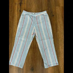 Women's size 5 Gap Factory Red White & Blue‎ Striped Capris